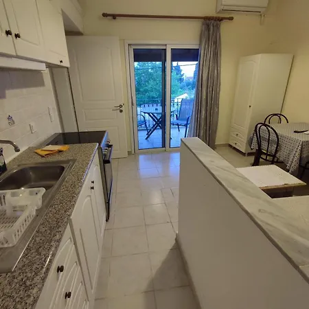 Avra Aparthotel 3*