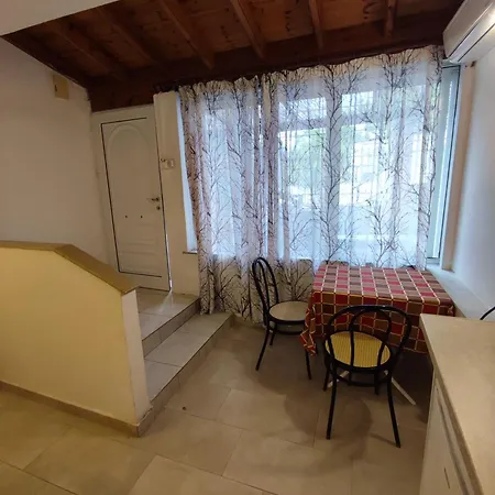 Aparthotel Avra 3*