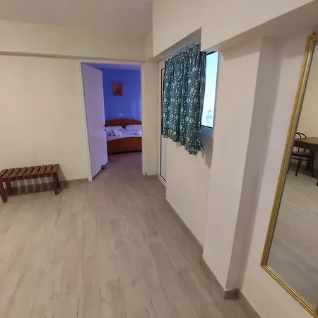 Avra Aparthotel 3*